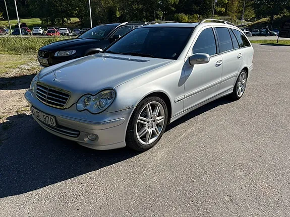 Mercedes-Benz C320