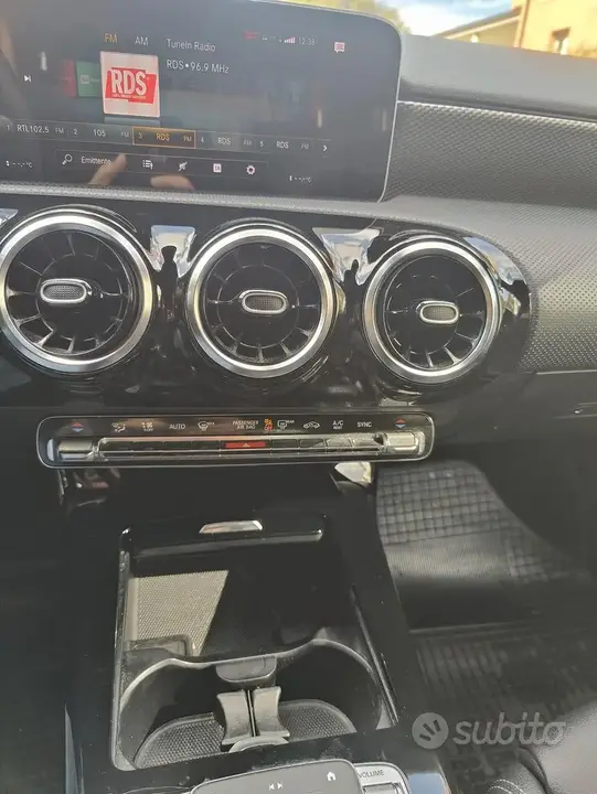 Mercedes-Benz A-Class 2019 photo 5