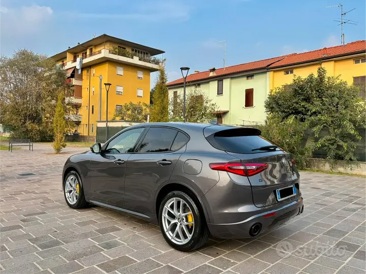 Alfa Romeo Stelvio 2022 photo 2
