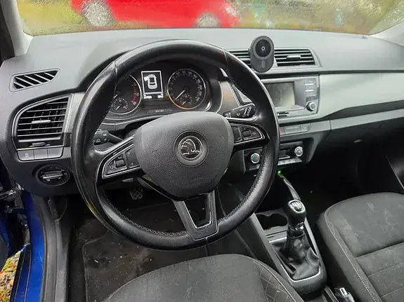 Skoda Fabia 2015 photo 4
