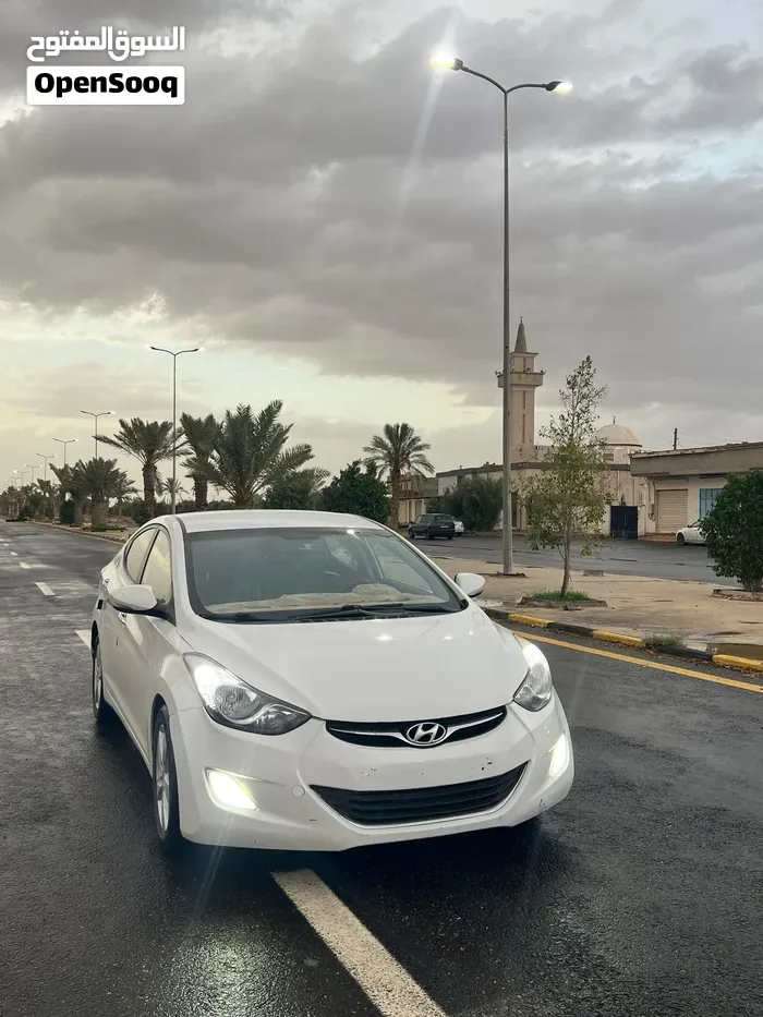 Hyundai Avante 2012 photo 3