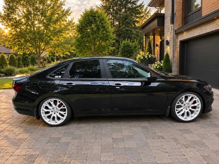 Volkswagen Jetta 2019 photo 3