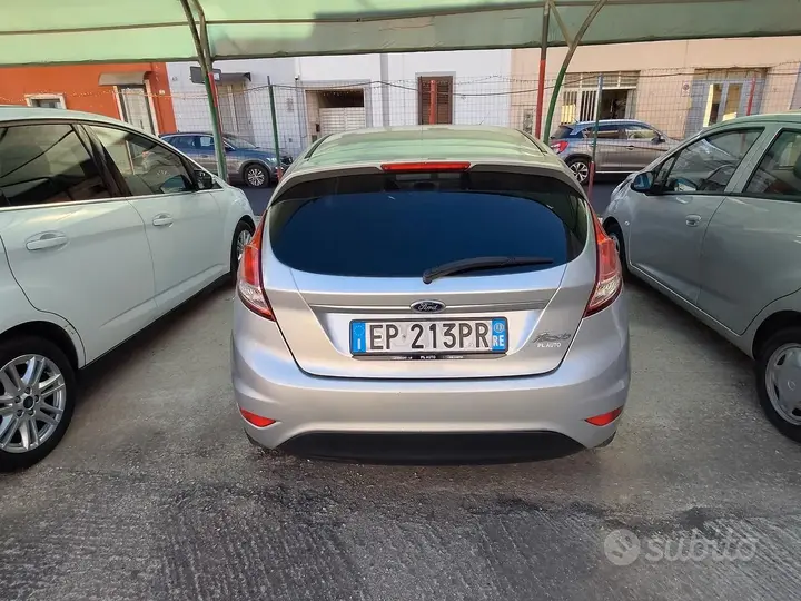Ford Fiesta 2013 photo 2