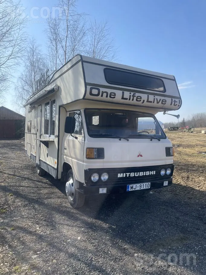 Mitsubishi Canter 1984 photo 5