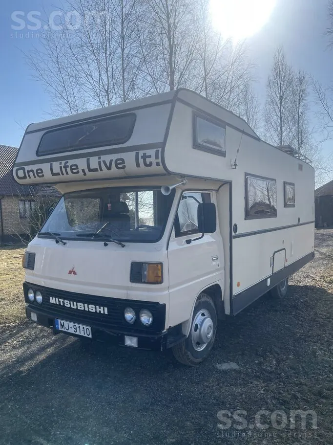 Mitsubishi Canter 1984 photo 4