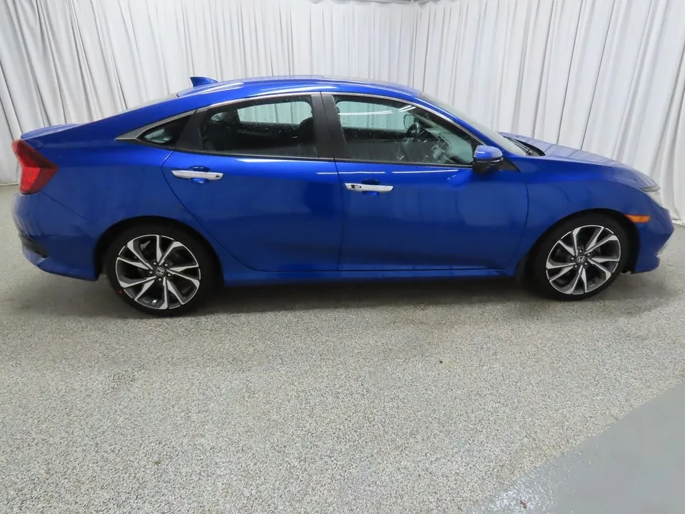 Honda Civic 2020 photo 2