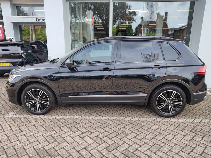 Volkswagen Tiguan 2021 photo 2