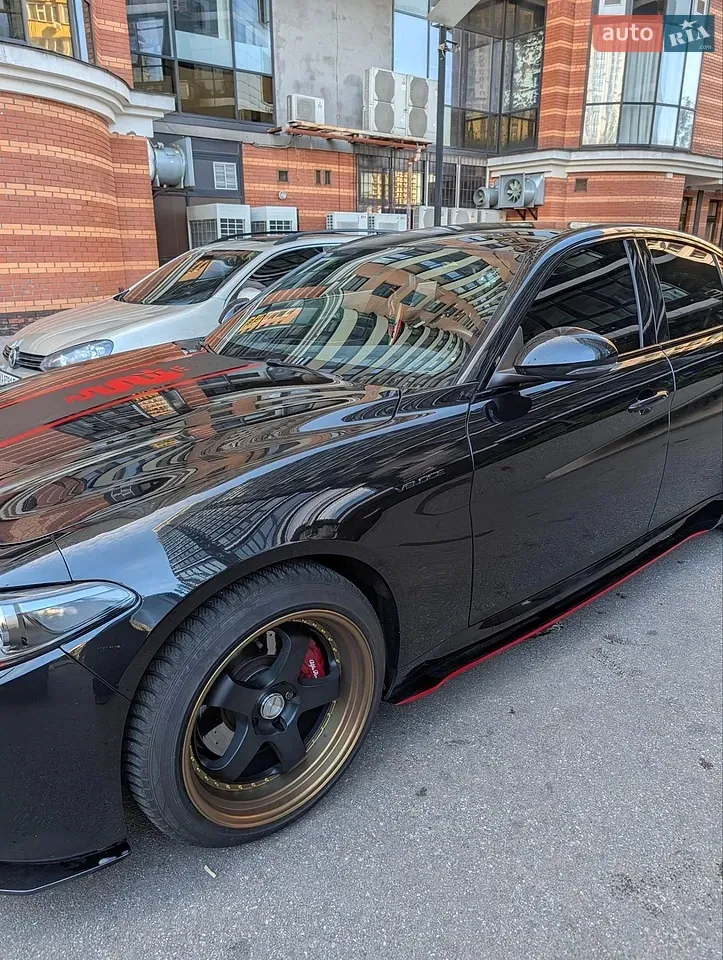 Alfa Romeo Giulia 2021 photo 3