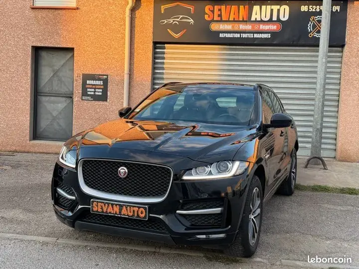 Jaguar F-Pace