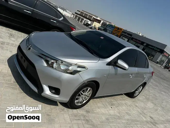 Toyota Yaris 2015 photo 2