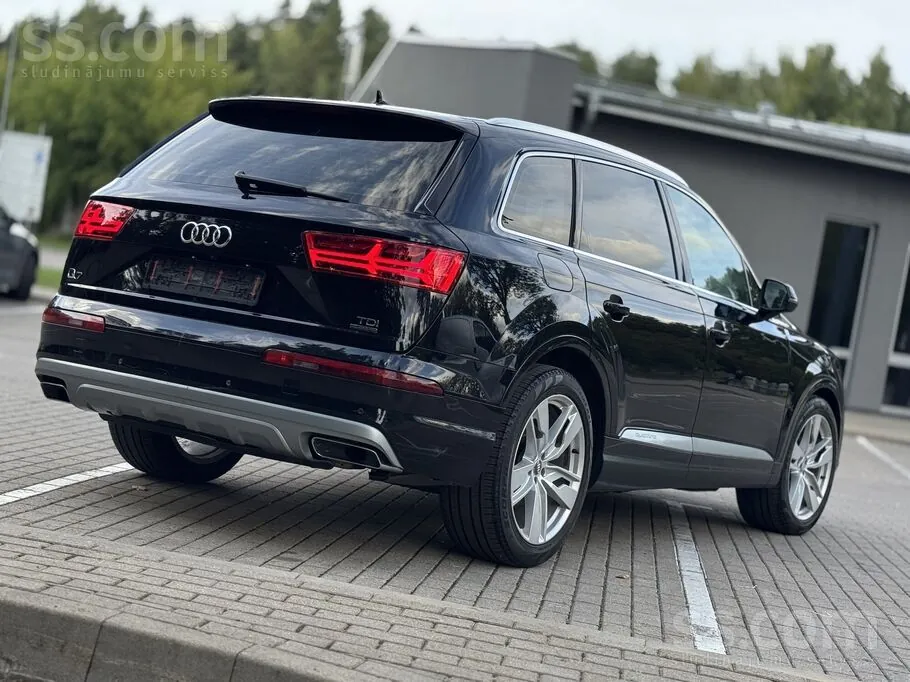 Audi Q7 2017 photo 2