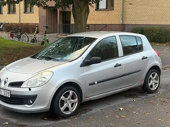 Renault Clio 2007 photo 2