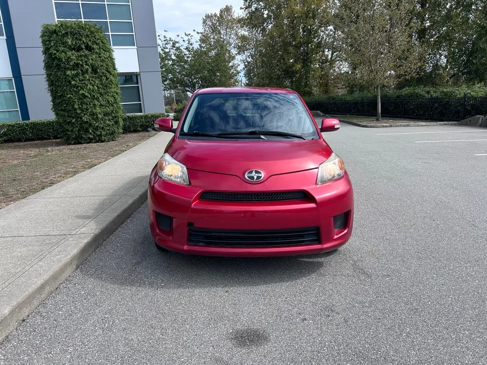 Scion Xd 2010 photo 4