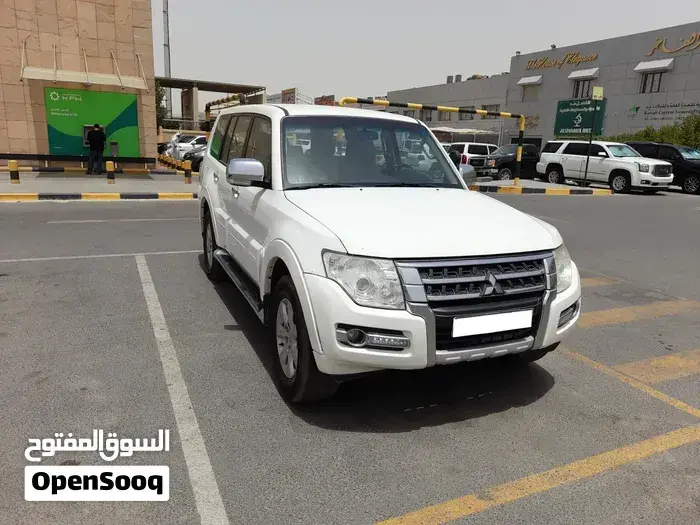 Mitsubishi Pajero Gls 2016 photo 2