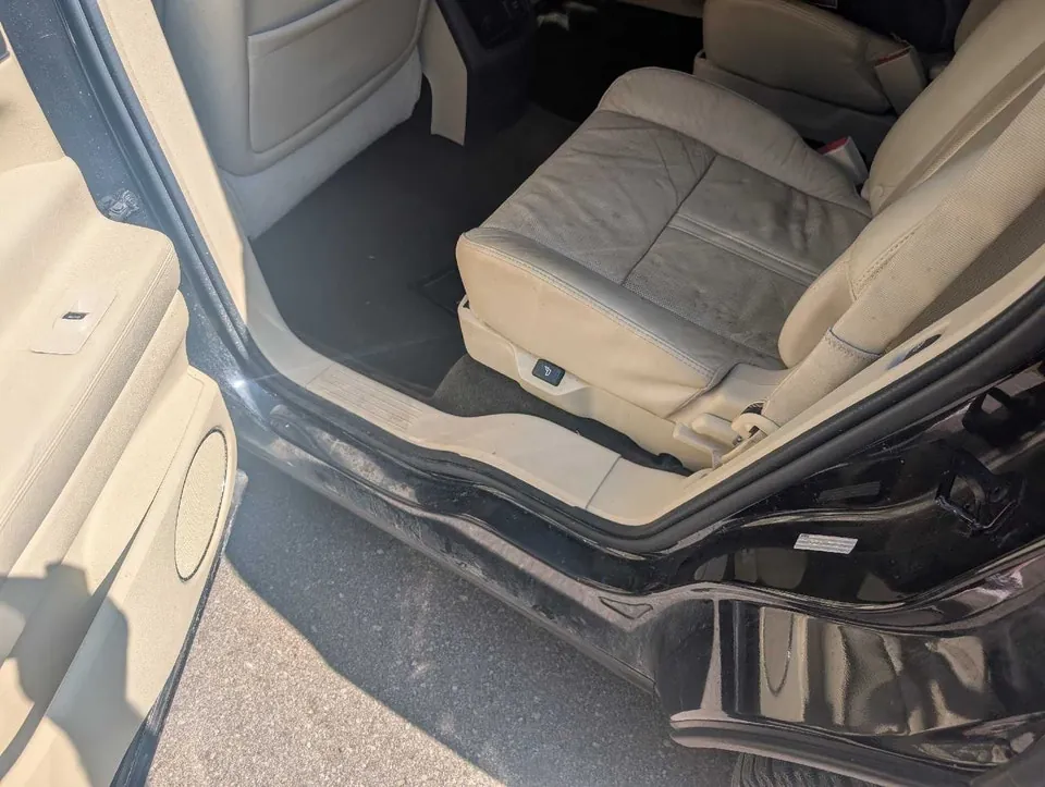 Lincoln Mkt 2014 photo 5