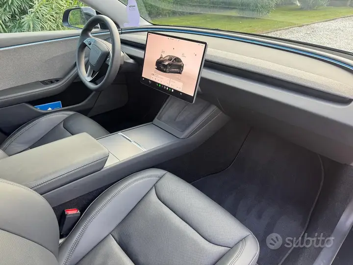 Tesla Model 3 2023 photo 4