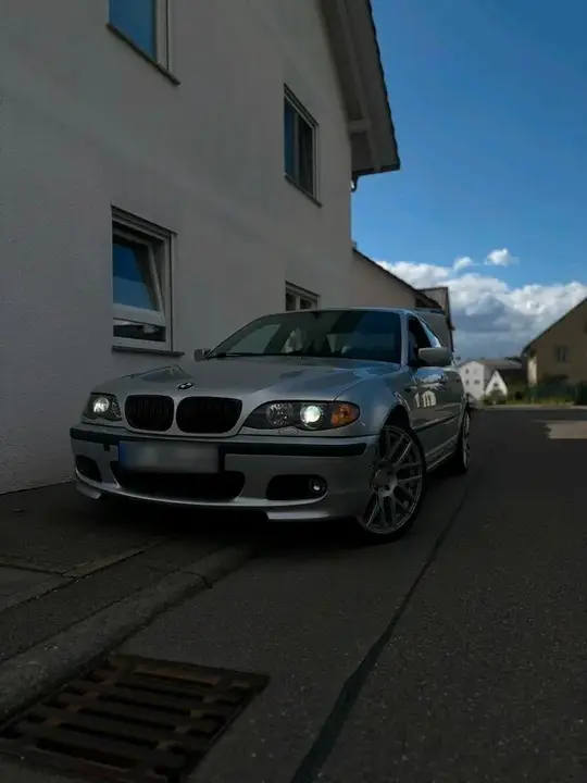BMW 320