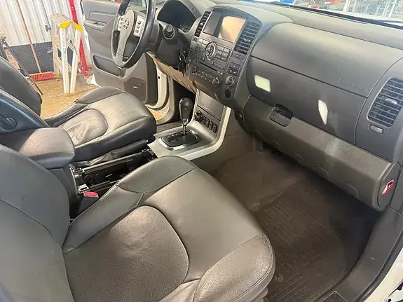 Nissan Navara 2015 photo 4