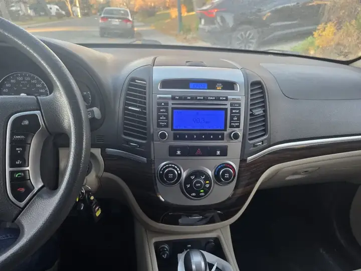 Hyundai Santa Fe 2010 photo 3