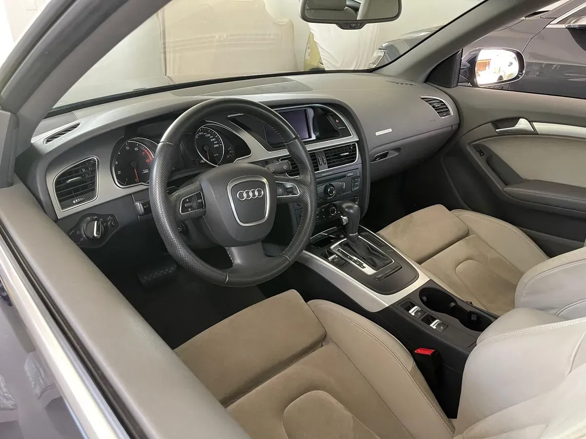 Audi A5 2010 photo 2
