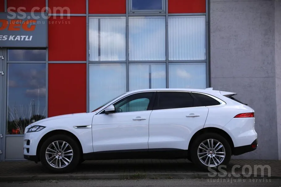 Jaguar F-Pace 2019 photo 2