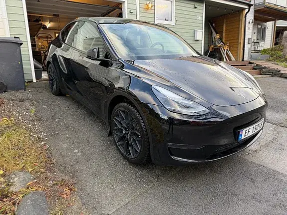 Tesla Model Y 2022 photo 2