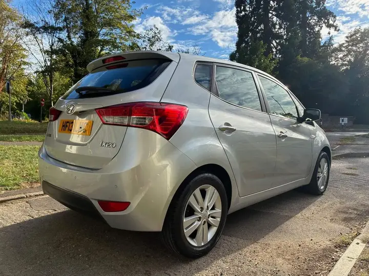 Hyundai Ix20 2013 photo 3