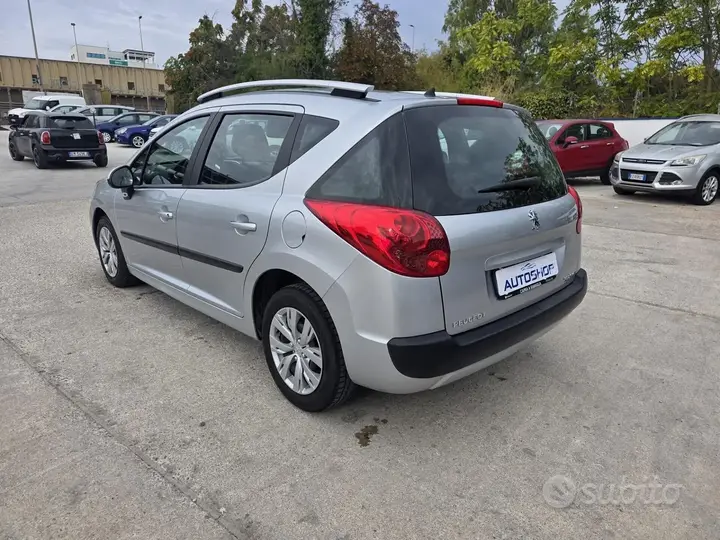 Peugeot 207 2010 photo 4