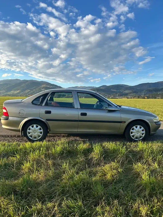 Opel Vectra 1997 photo 3