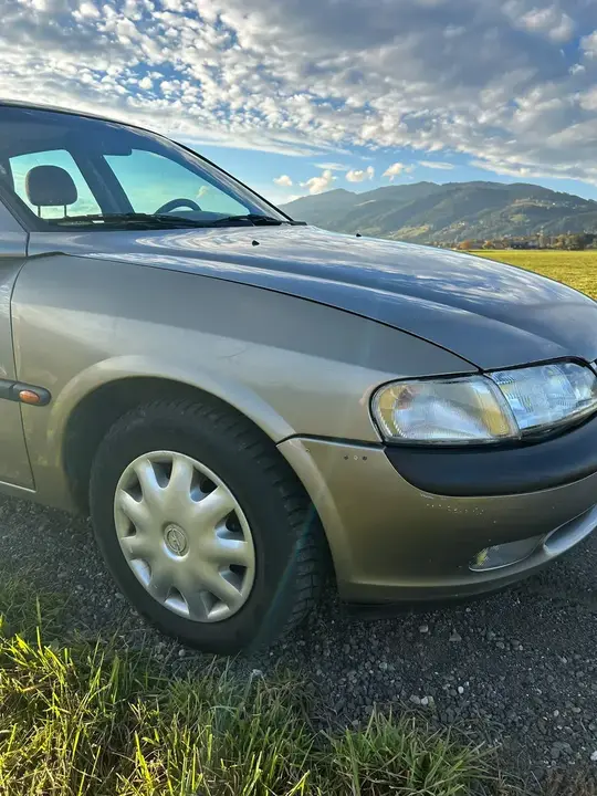 Opel Vectra 1997 photo 2
