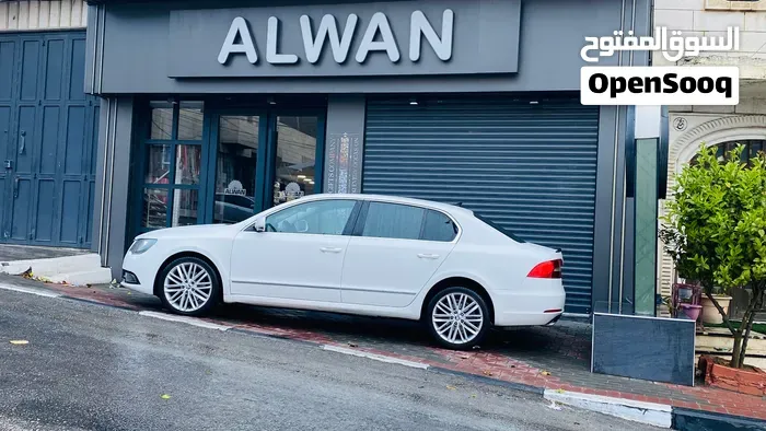 Skoda Superb 2014 photo 4