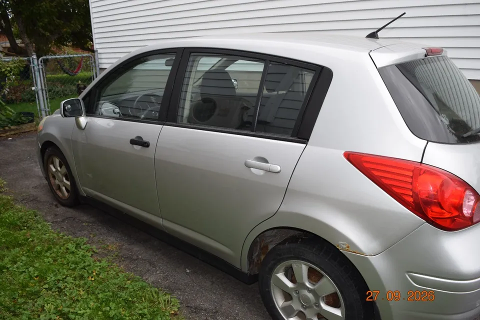 Nissan Versa 2009 photo 2
