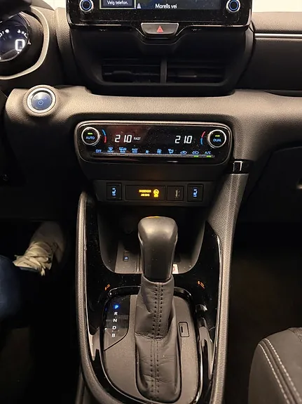 Toyota Yaris 2020 photo 2