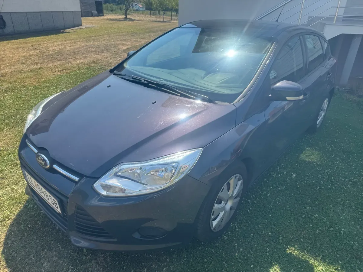 Ford Focus 2012 photo 2