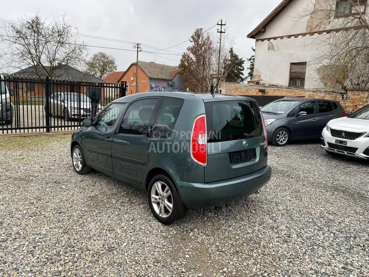 Skoda Roomster 2012 photo 2
