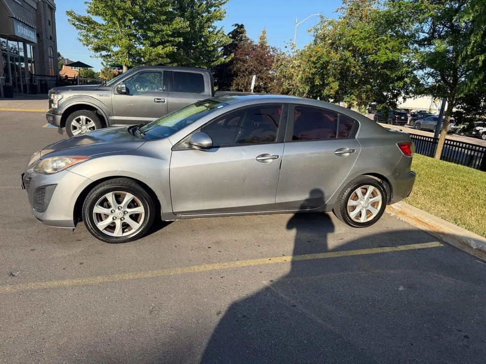 Mazda 3 2011 photo 2