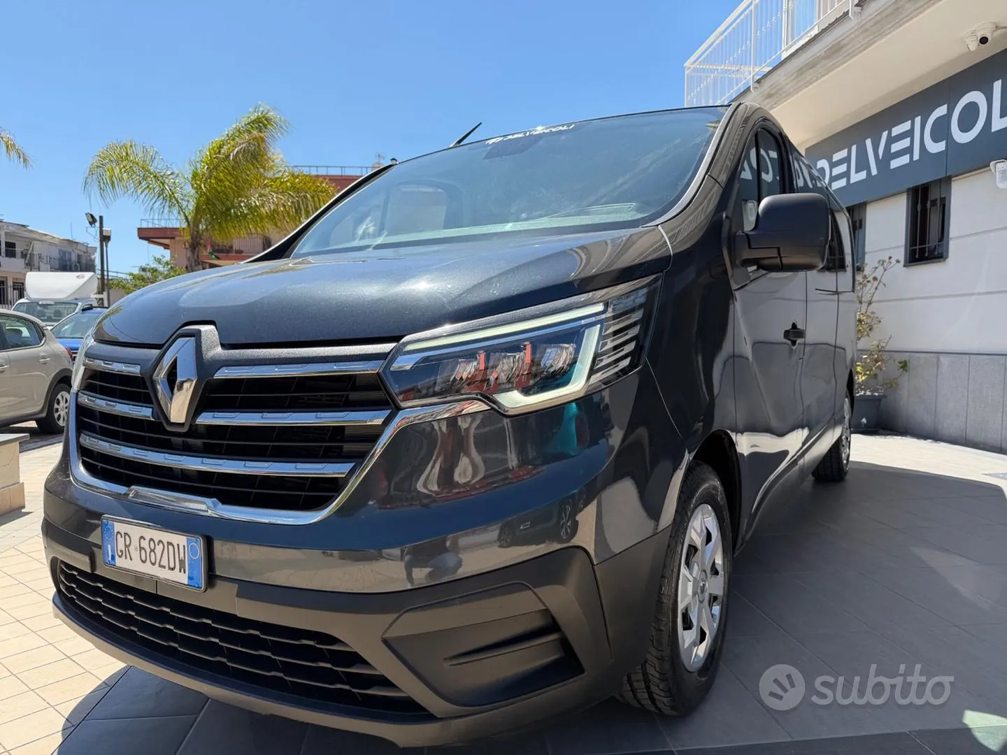 Renault Trafic 2023 photo 2
