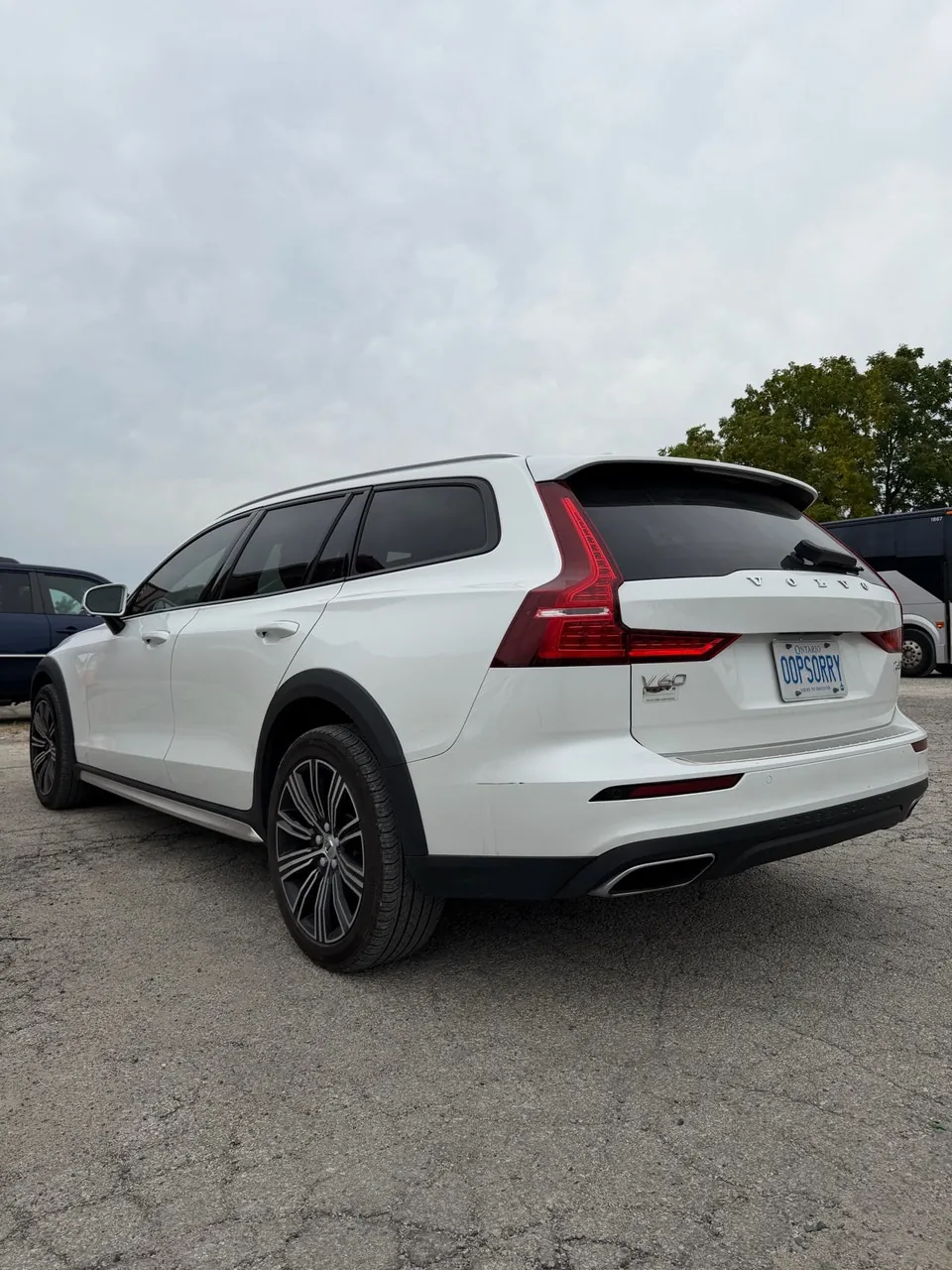Volvo V60 2021 photo 2