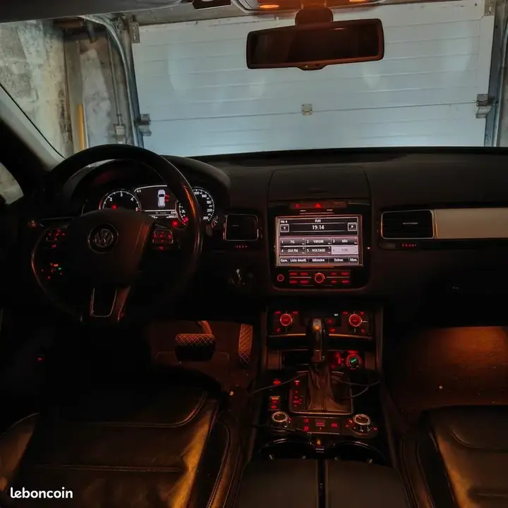 Volkswagen Touareg 2012 photo 2