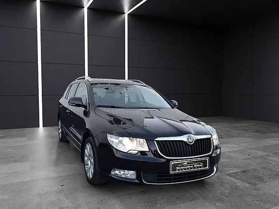 Skoda Superb 2011 photo 2