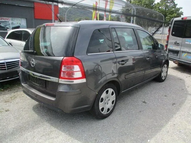 Opel Zafira 2011 photo 3