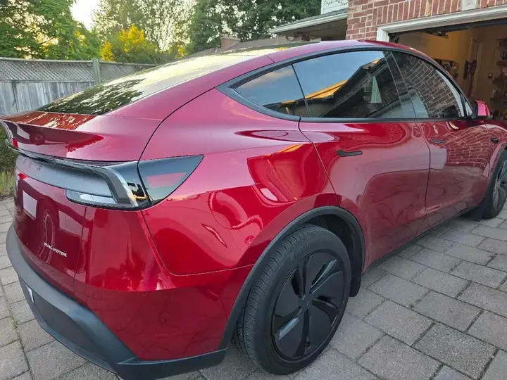 Tesla Model Y 2026 photo 5