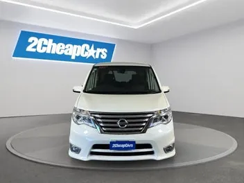Nissan Serena 2015 photo 3