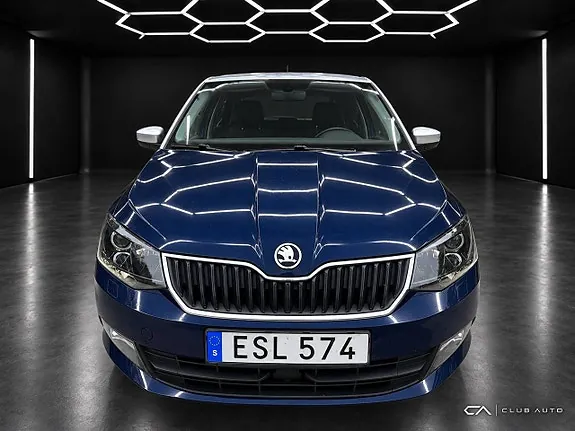 Skoda Fabia 2015 photo 2
