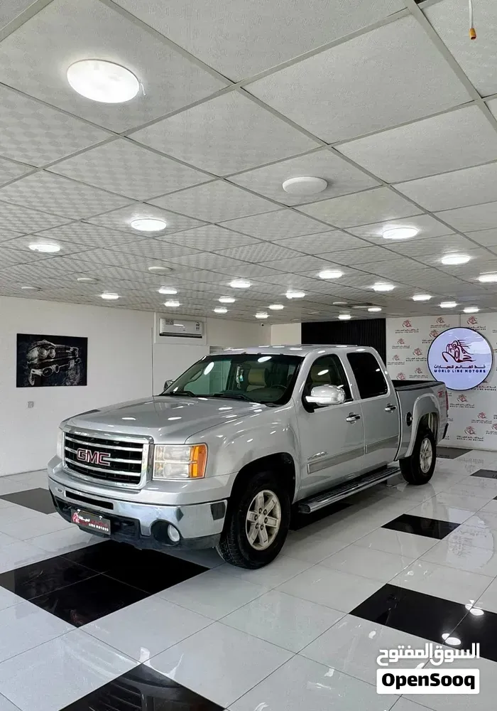 GMC Sierra 2013 photo 2