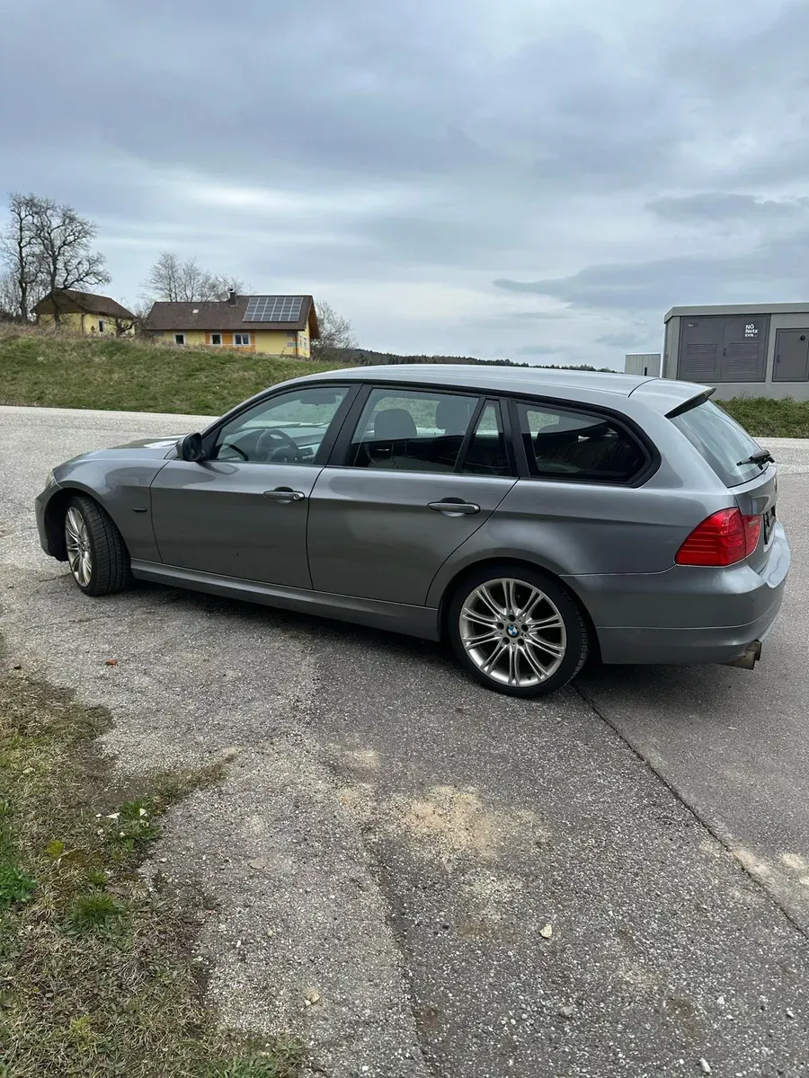 BMW 3 Series 2009 photo 3