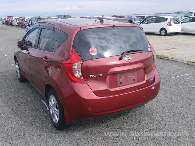 Nissan Note 2015 photo 3