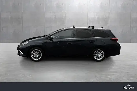 Toyota Auris 2016 photo 2
