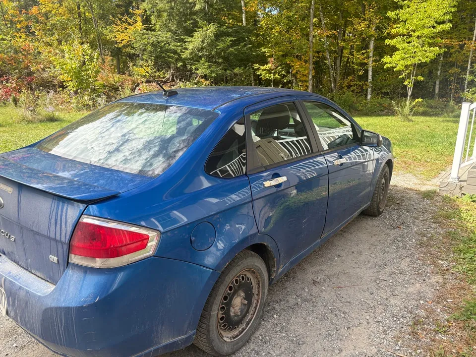 Ford Focus 2011 photo 3