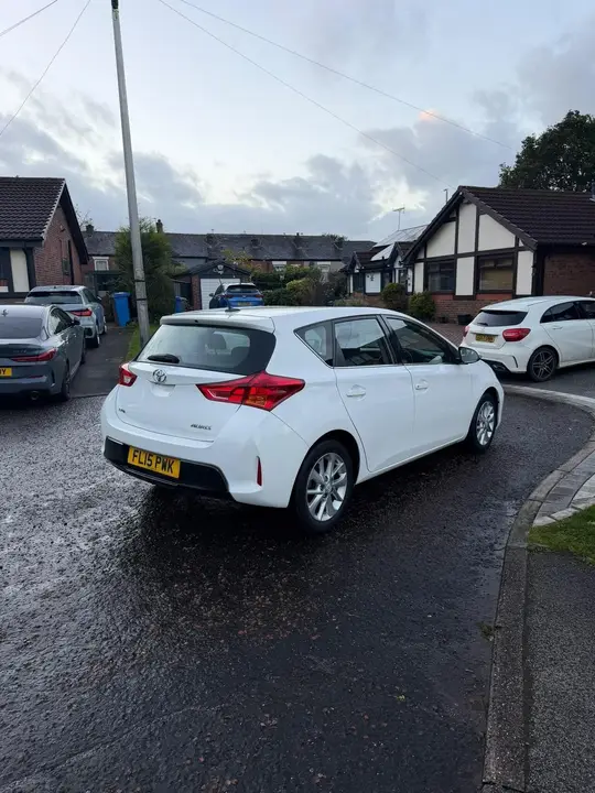 Toyota Auris 2015 photo 5